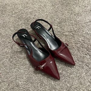 SOLD !! Women's Burgundy Kitten Heels